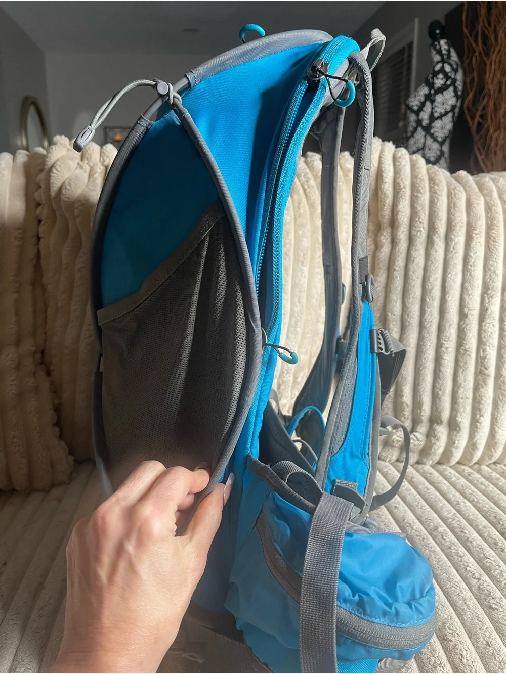 Columbia Titanium Hiking Backpack Blue Gray Wire Frame Day Pack